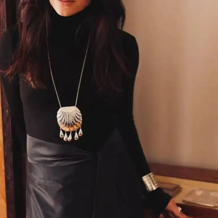 High quality metal shell water drop pendant necklace high-grade back chain cross-body accessories fashion jewelry for women