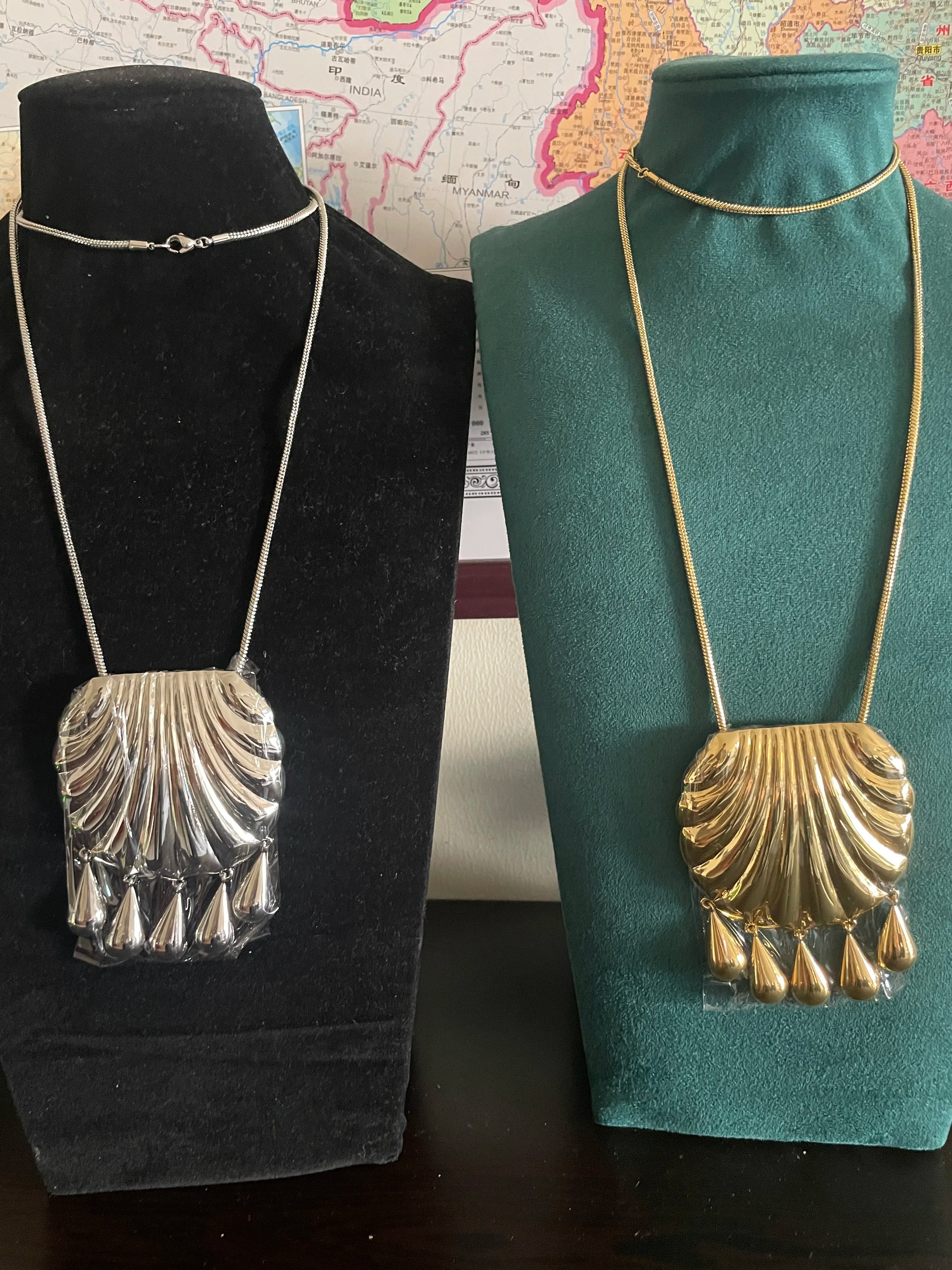 High quality metal shell water drop pendant necklace high-grade back chain cross-body accessories fashion jewelry for women