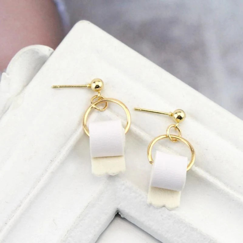 A Pair Creative Funny Toilet Paper Roll Earrings Fashion Tissue Holder Dangle Earrings Ear Studs Women Chic Interesting Jewelry