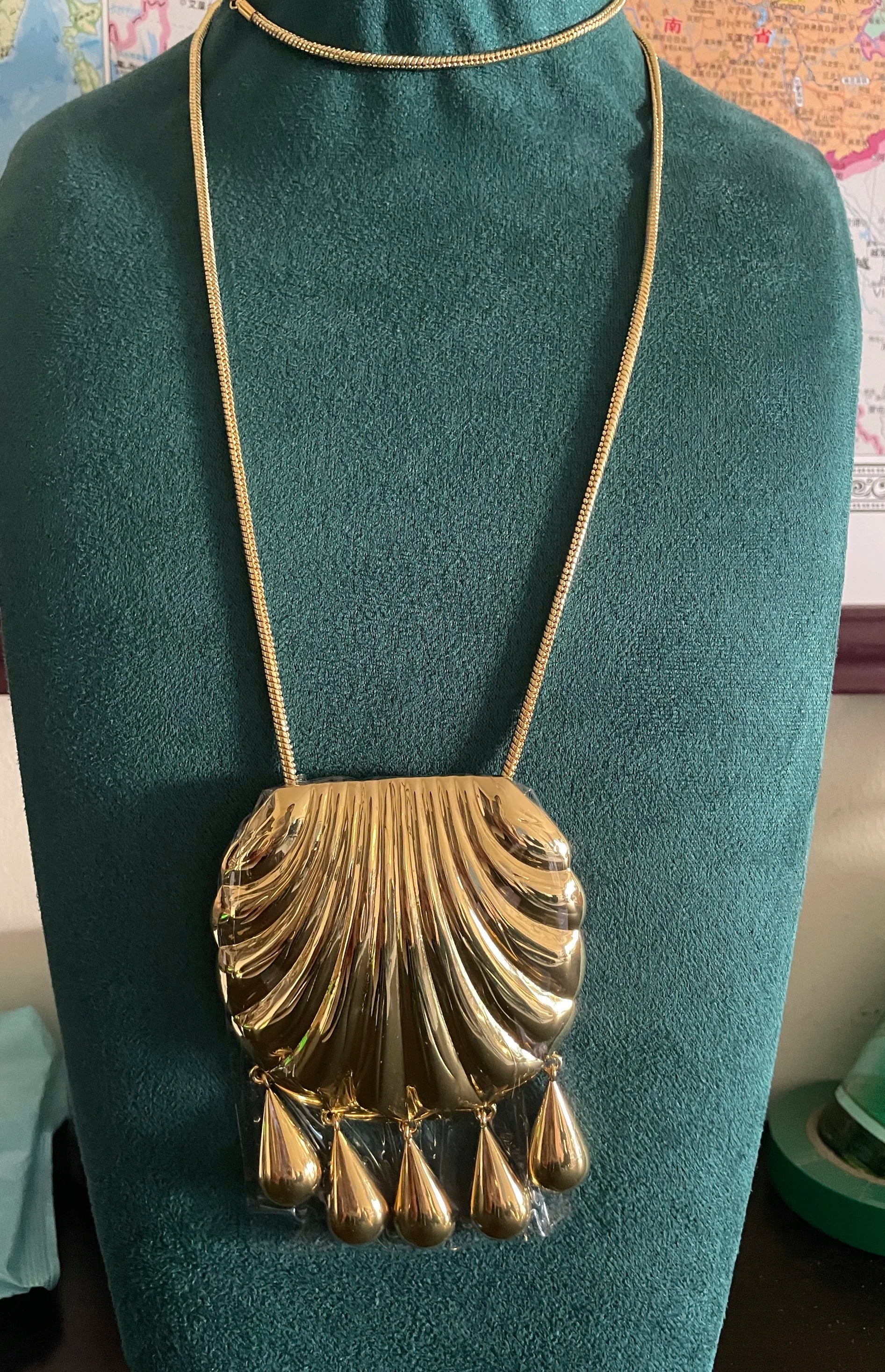 High quality metal shell water drop pendant necklace high-grade back chain cross-body accessories fashion jewelry for women